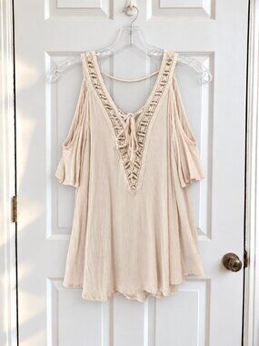 ASTR the Label Cream Crochet-Trim Lace-Up Cold-Shoulder Flutter Blouse Size S